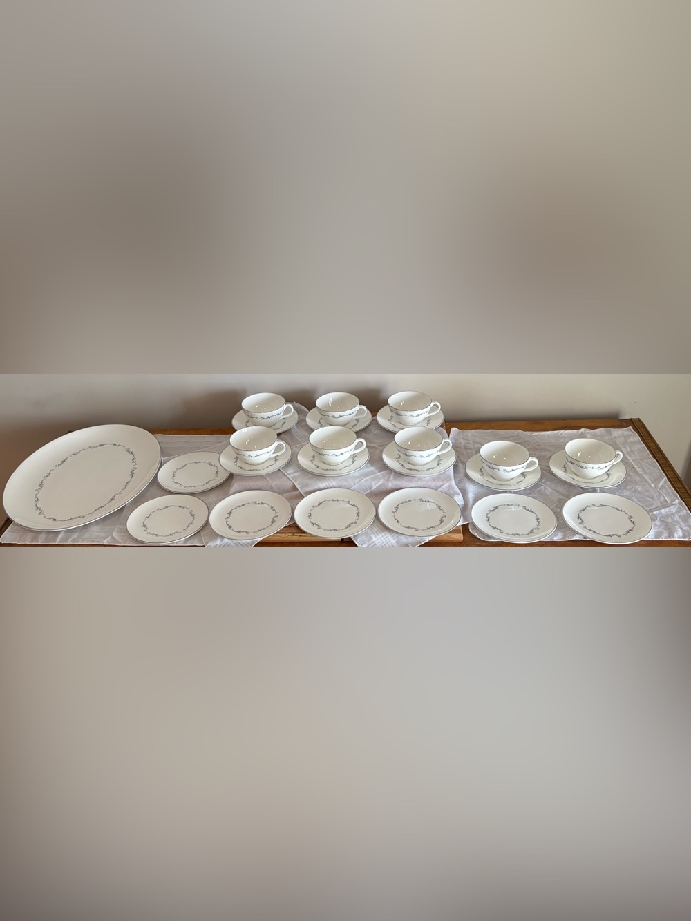 Royal Doulton Coronet Fine China Dinnerware Set